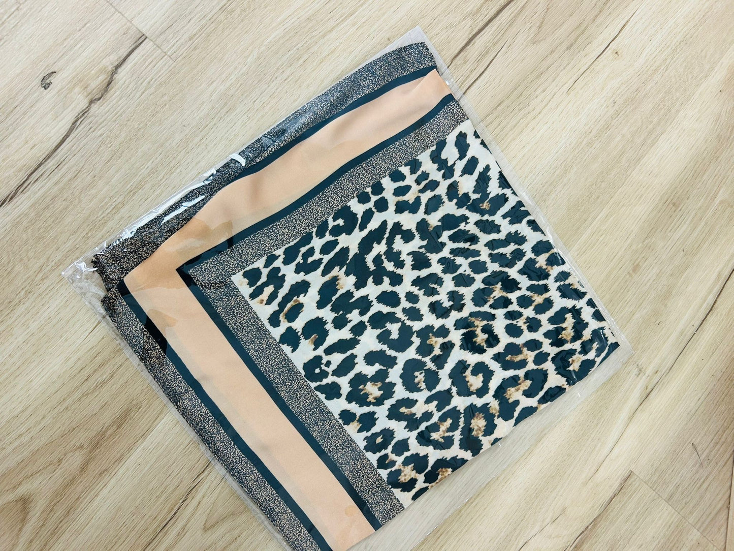 Pañuelo leopardo
